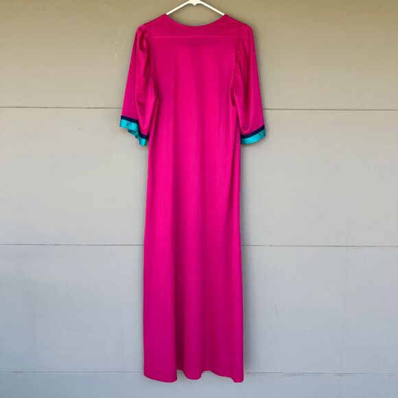 VTG 60s–70s Henson Kickernick Fuchsia Nylon Nightgown Maxi Made in USA - Picture 2 of 8